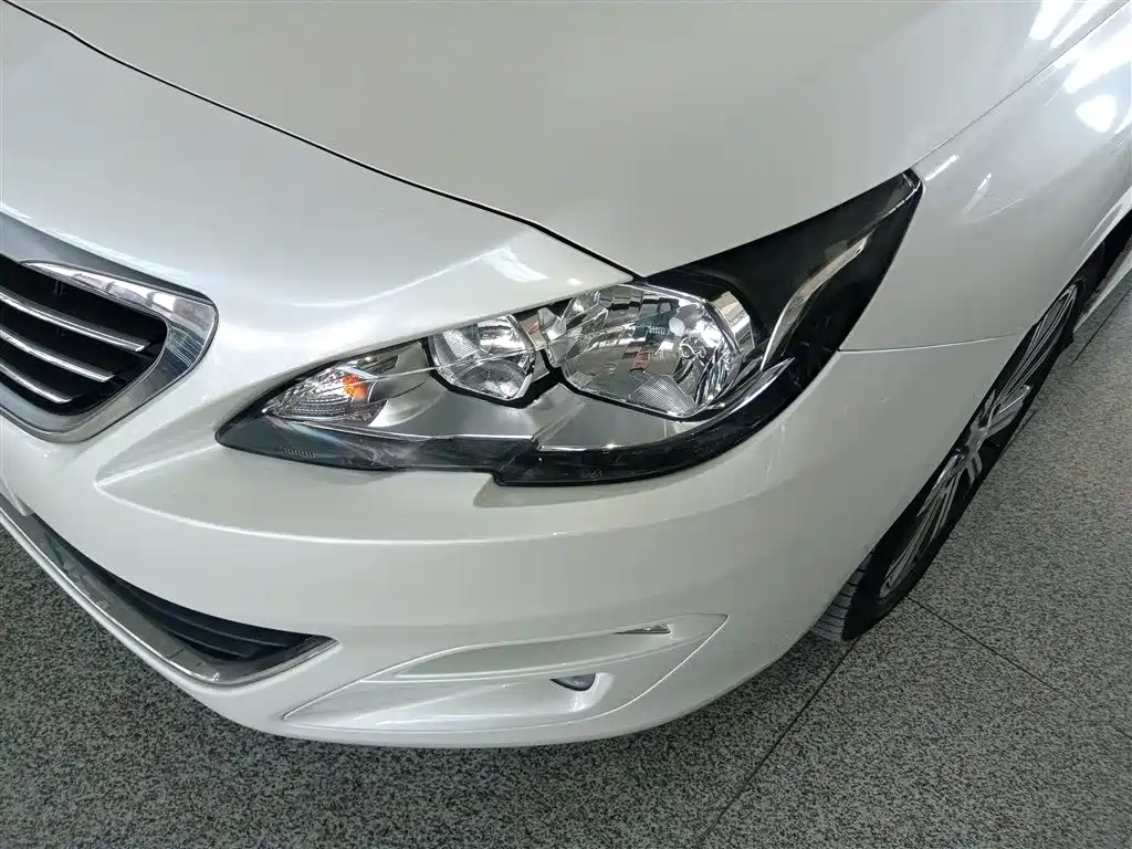 Peugeot 408 2015 — фото 24