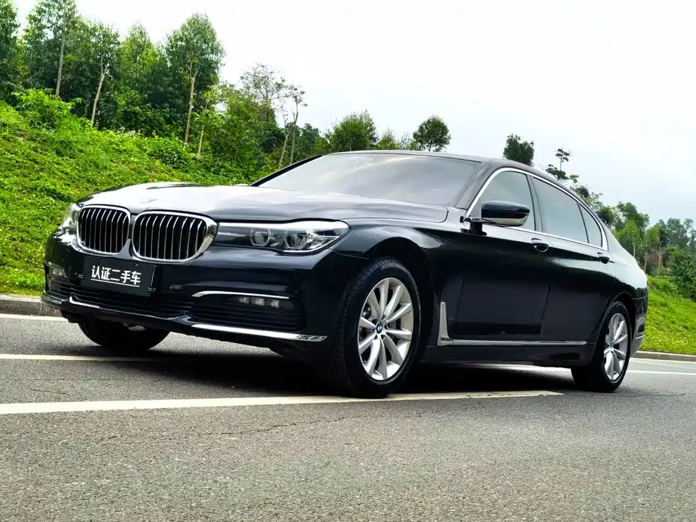 BMW 7 Series 2017 — фото 1