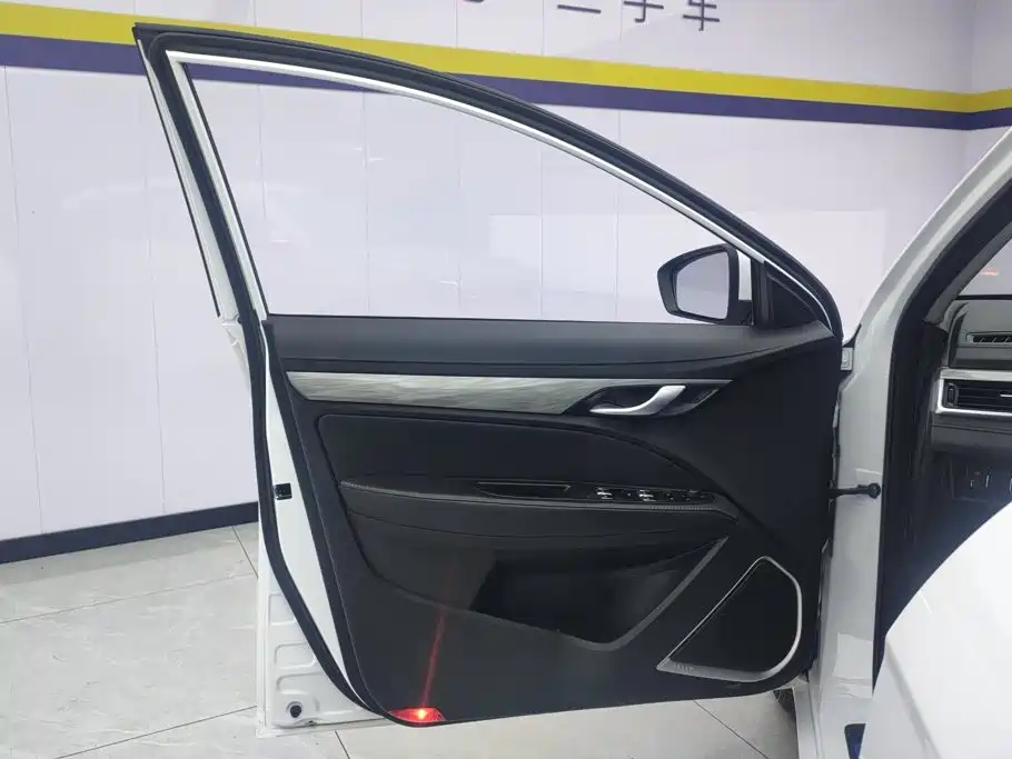 Geely Emgrand 2019
