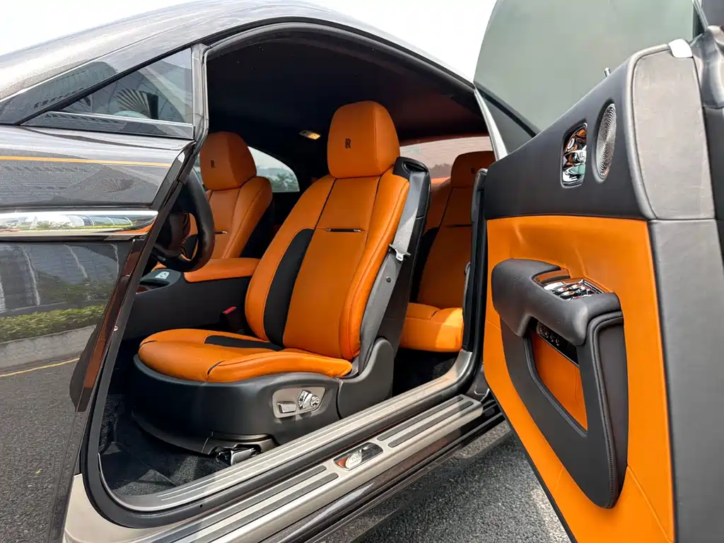 Rolls-Royce Phantom 2019 — фото 11