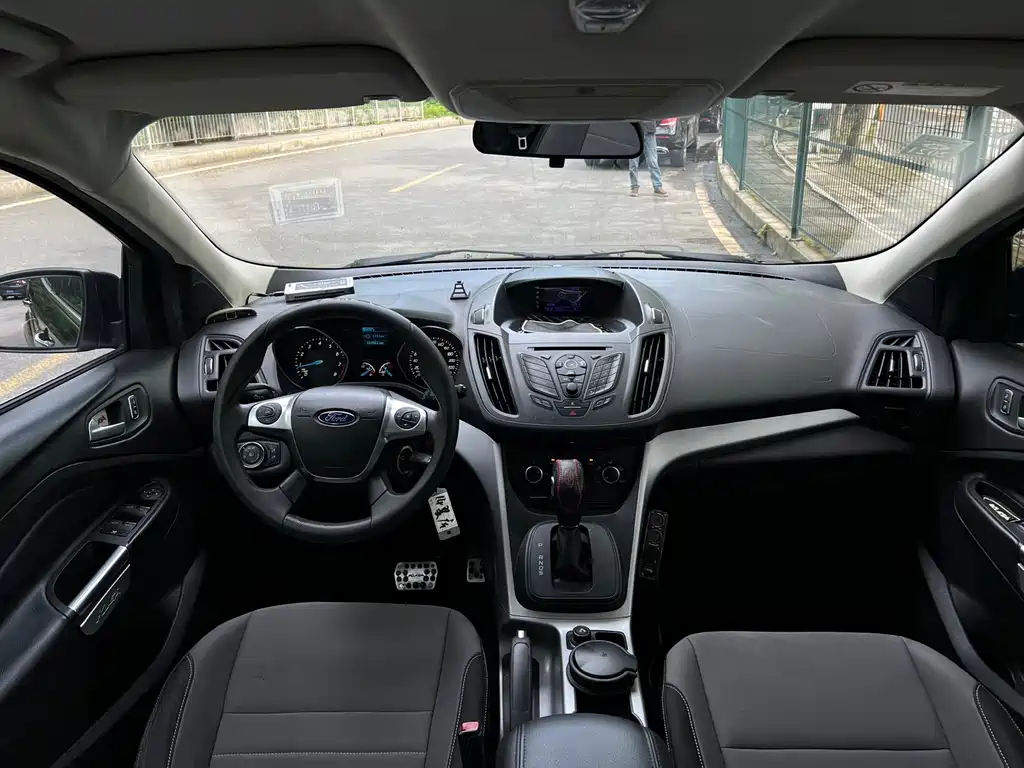 Ford Kuga 2014 — фото 11