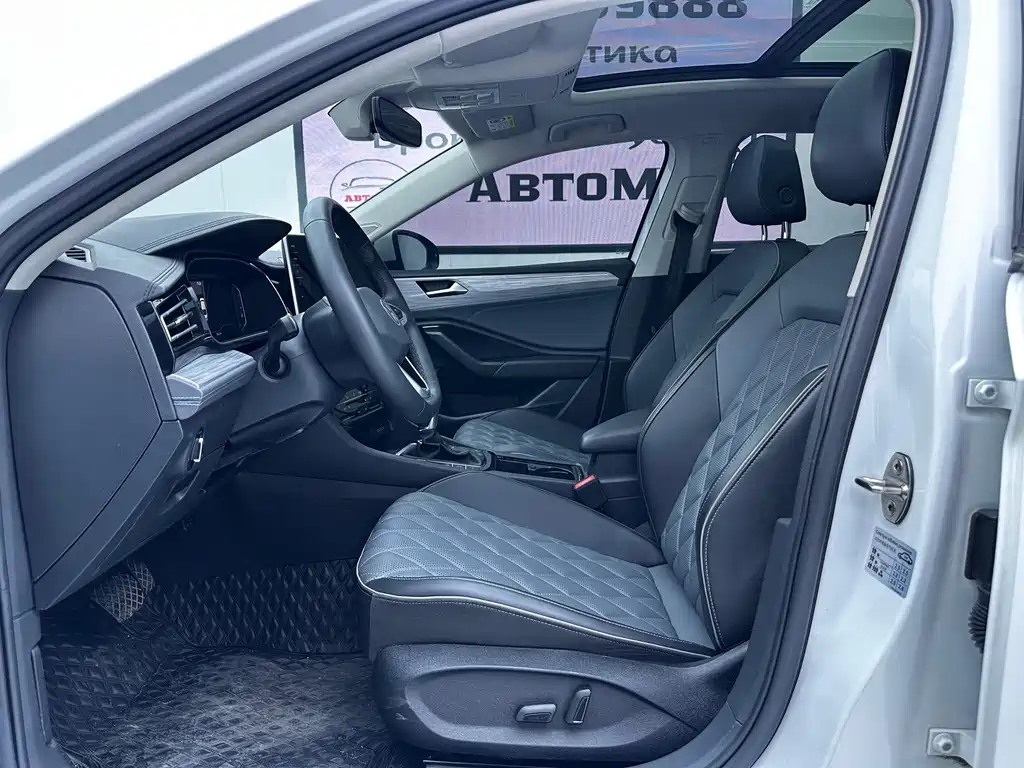 Volkswagen Sagitar 2022