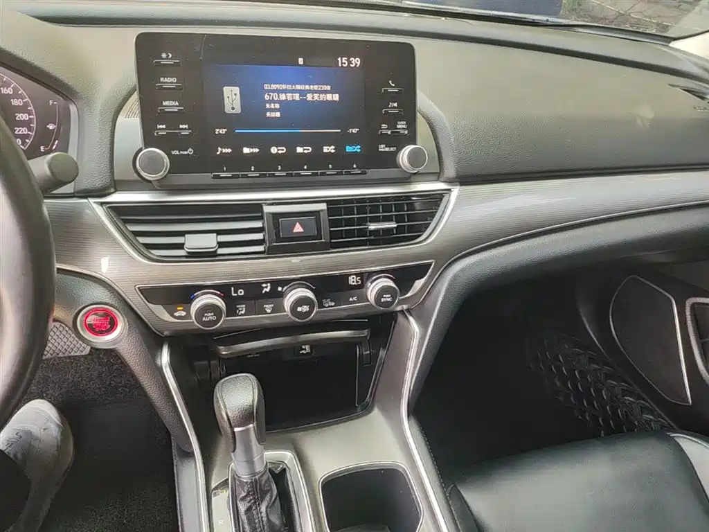 Honda Accord 2021 — фото 13
