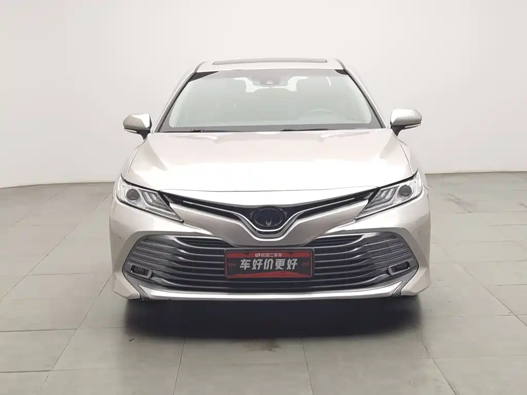 Toyota Camry 2019 — фото 3