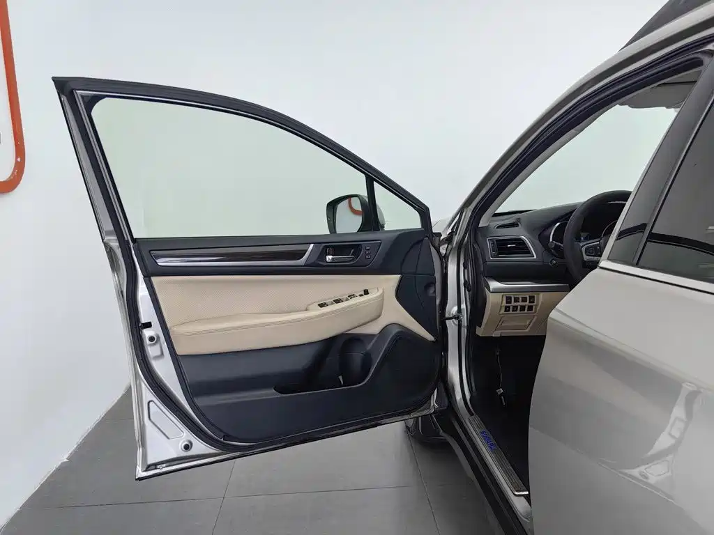 Subaru Outback 2015 — фото 8