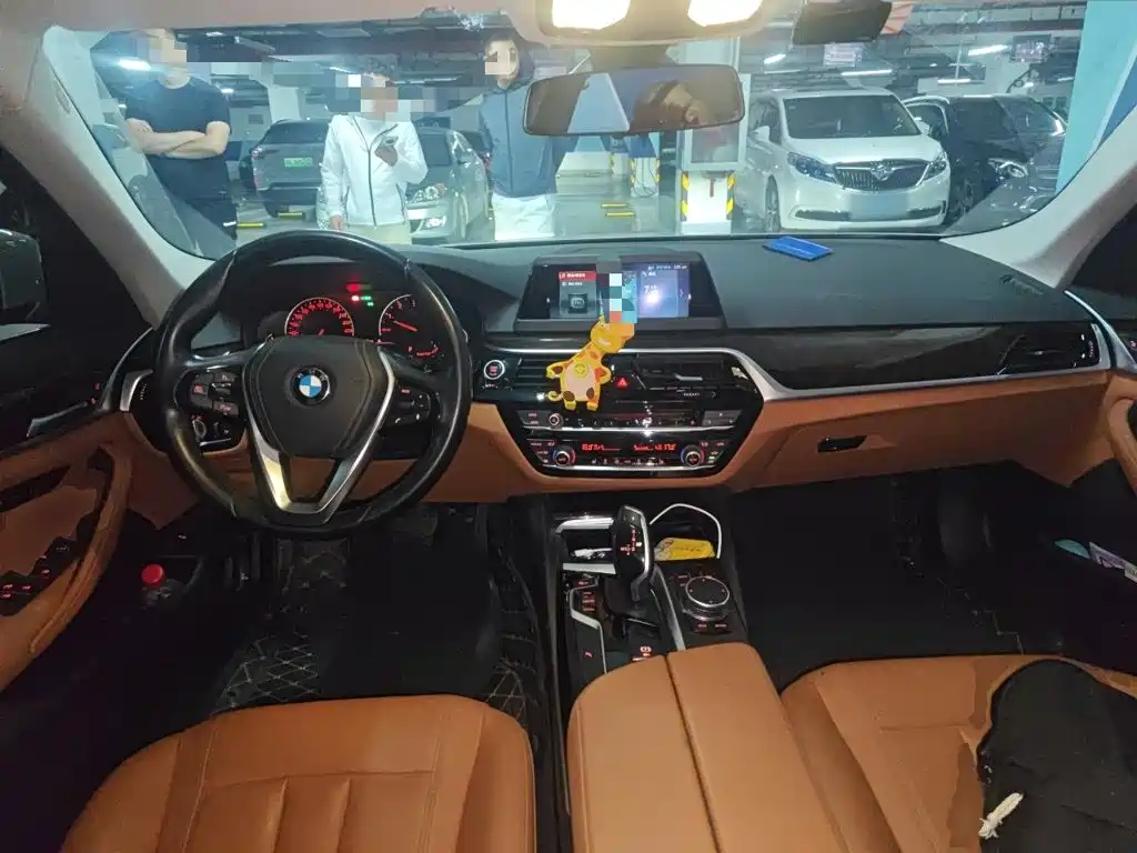 BMW 5 Series 2018 — фото 6