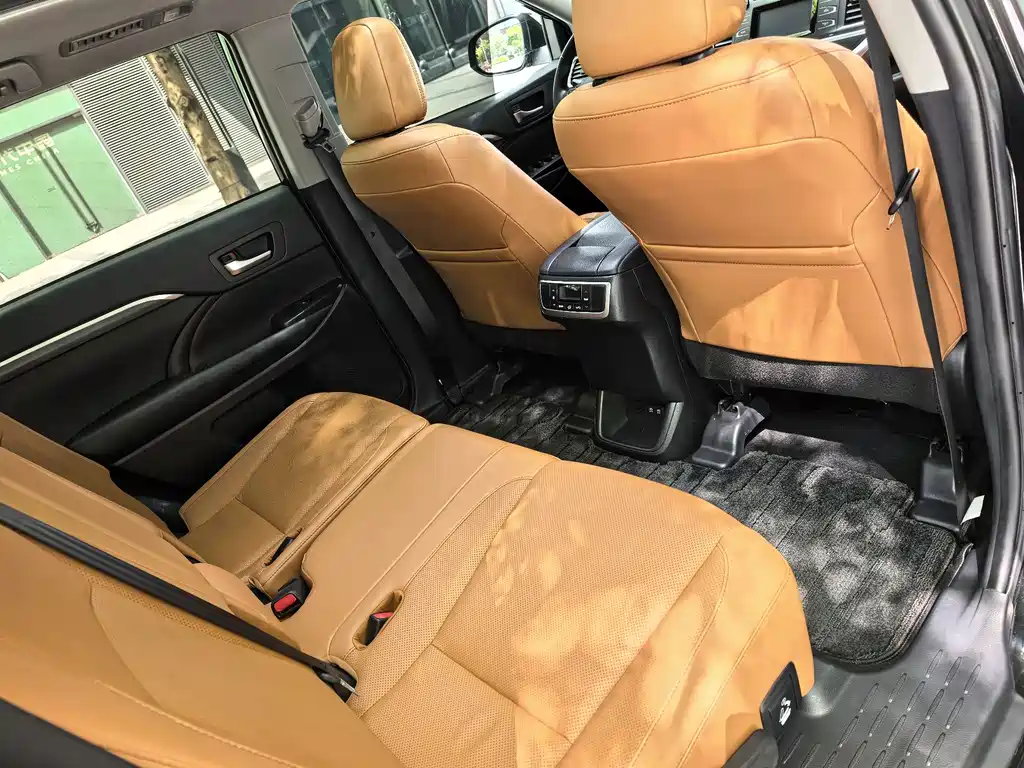Toyota Highlander 2020 — фото 11
