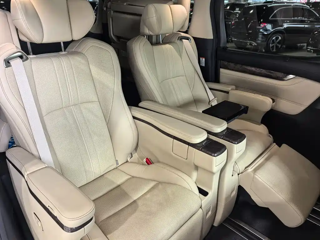 Toyota Alphard 2019 — фото 16