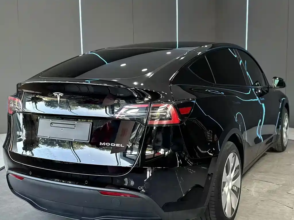 Tesla Model Y 2022 — фото 6
