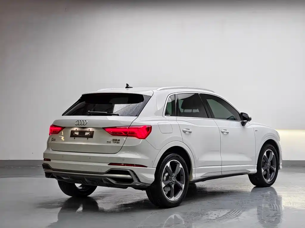 Audi Q3 2023 — фото 6