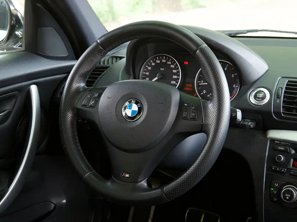 BMW 1 Series 2010 — фото 5
