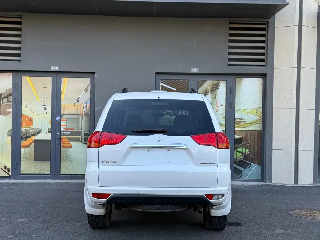 Mitsubishi Pajero Sport 2015 — фото 21