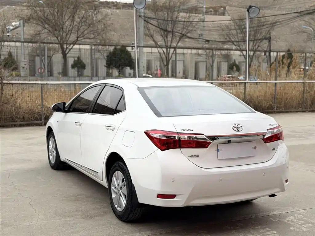 Toyota Corolla 2016 — фото 8