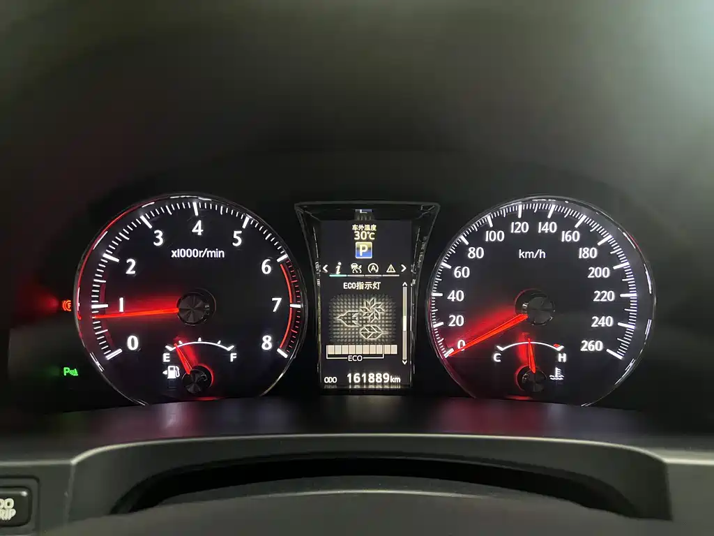 Toyota Crown 2016 — фото 12