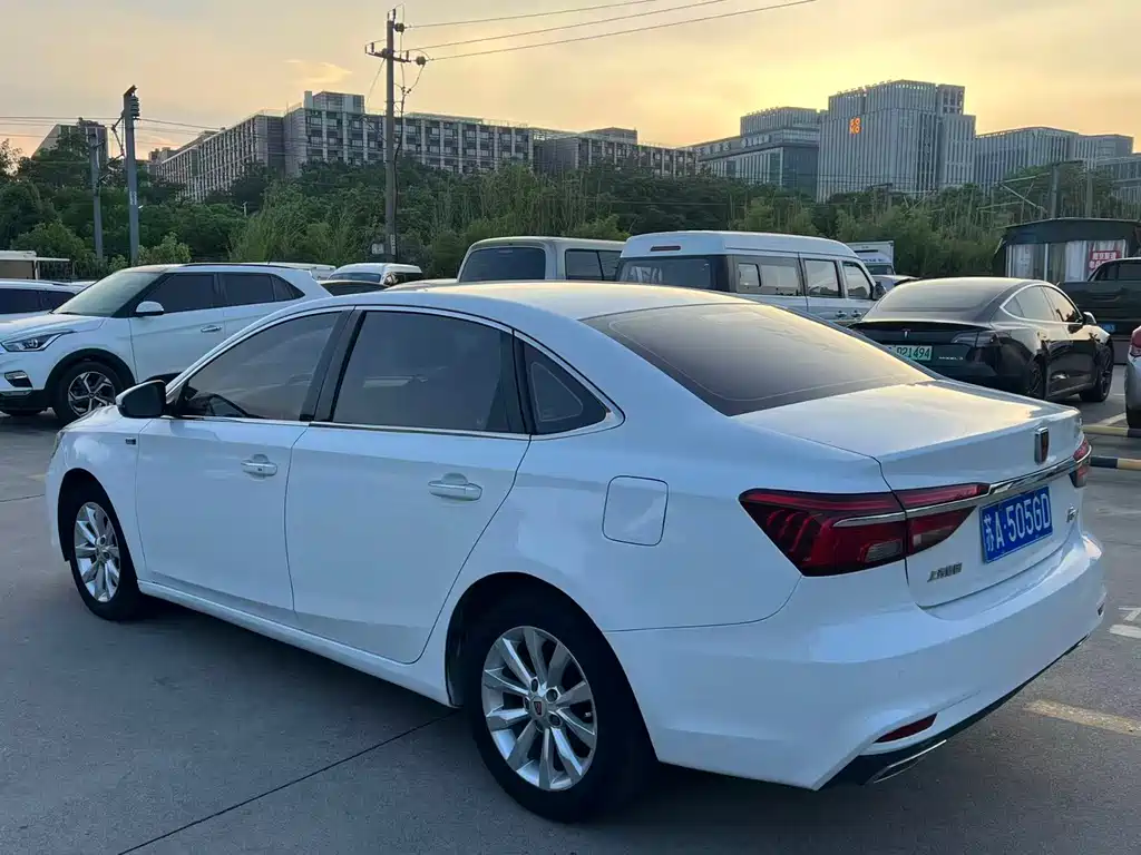 Roewe i6 Classic 2017 — фото 12