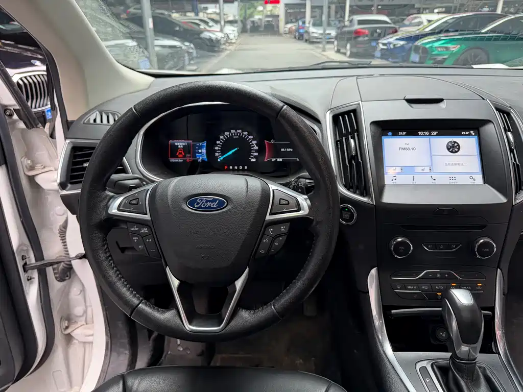 Ford Edge 2018 — фото 16