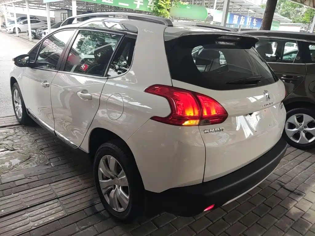 Peugeot 2008 2015