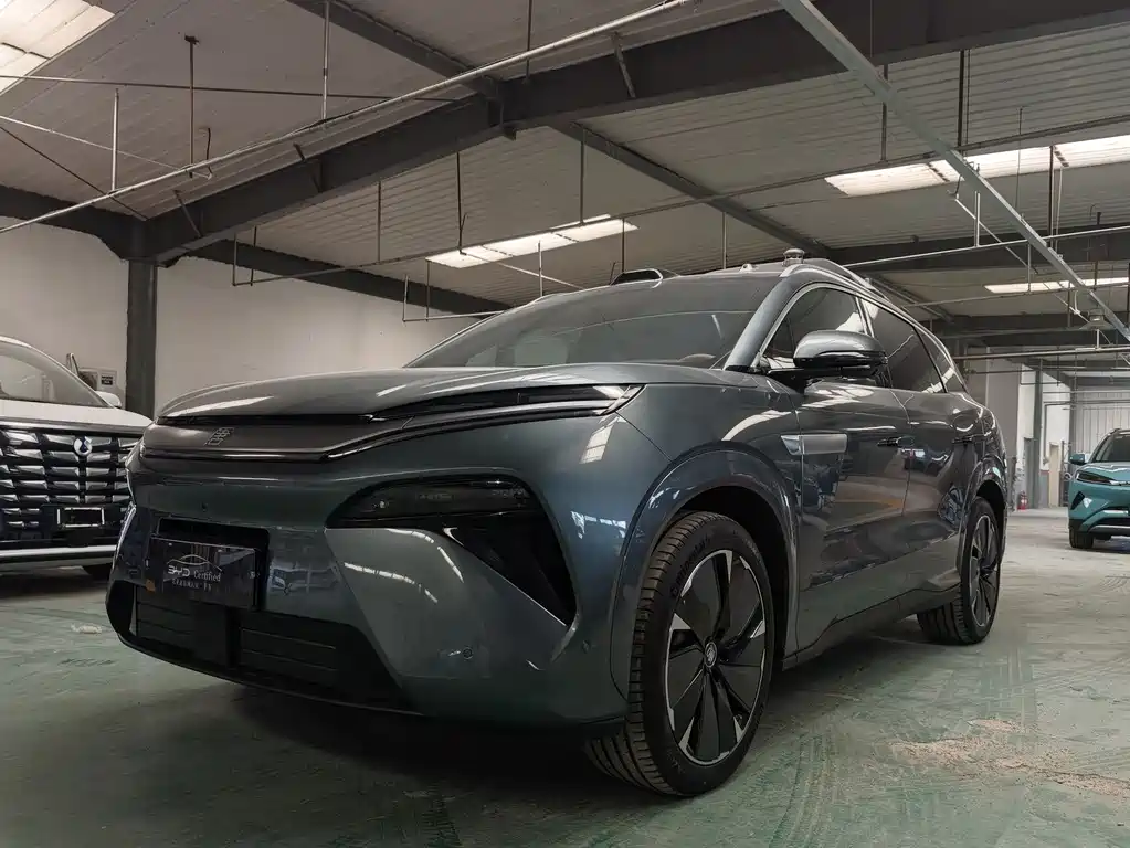 BYD Tang L 2025
