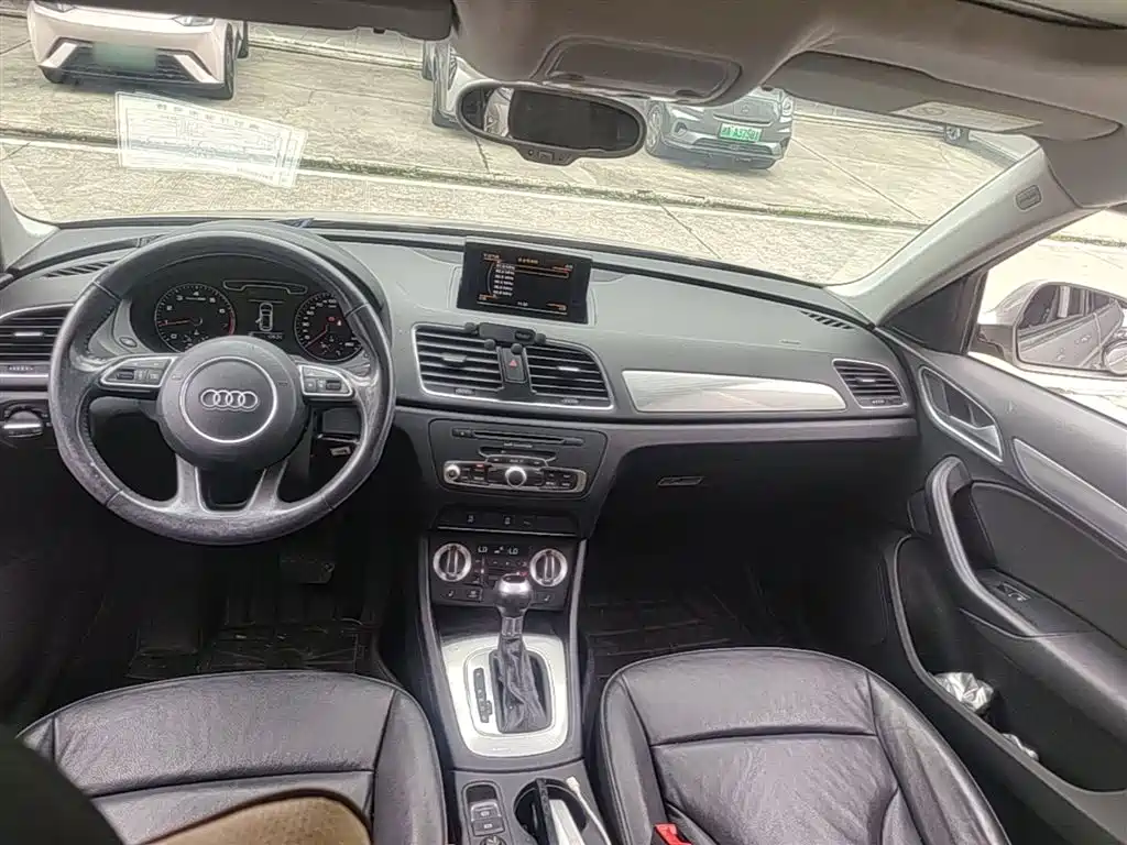 Audi Q3 2014 — фото 10