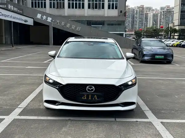 Mazda 3 Axela 2022
