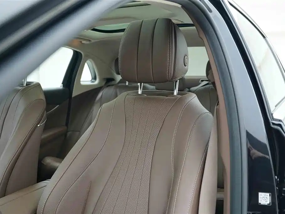 Mercedes-Benz E-Class 2023 — фото 13