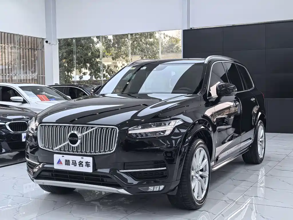 Volvo XC90 2019 — фото 1