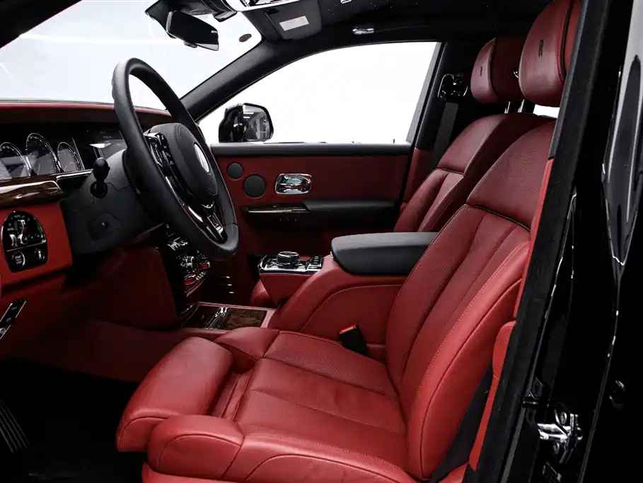 Rolls-Royce Phantom 2022 — фото 12