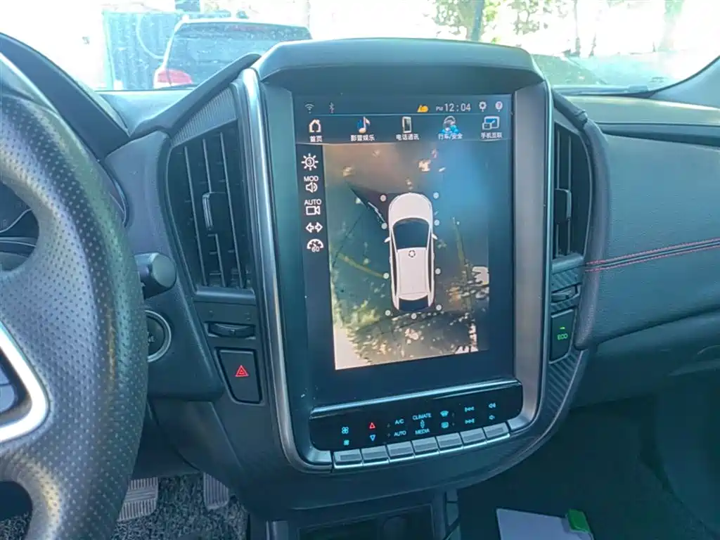 Luxgen U5 SUV 2018 — фото 13