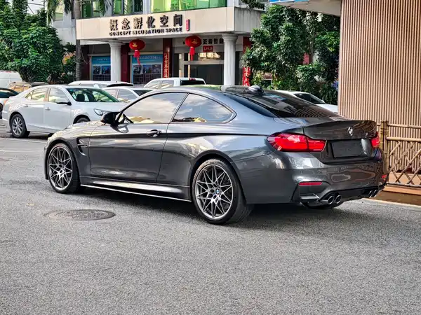 BMW M4 2016