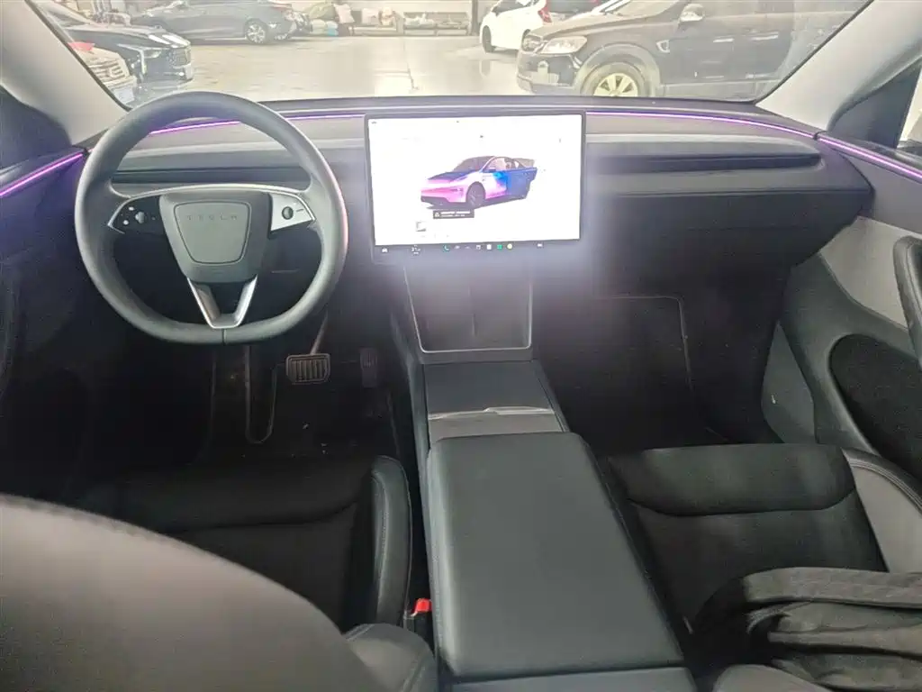 Tesla Model Y 2025 — фото 10