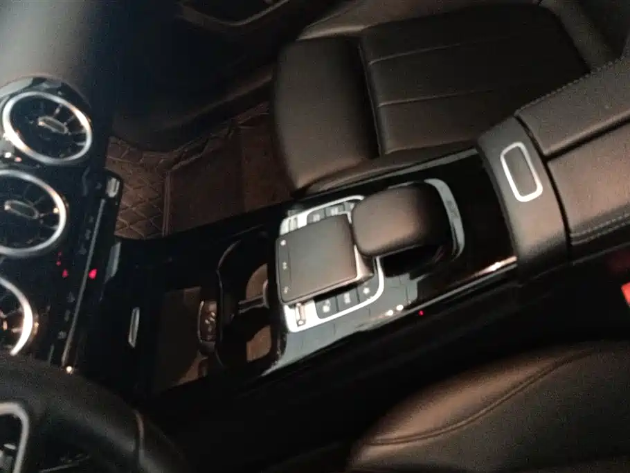 Mercedes-Benz A-Class 2019 — фото 16