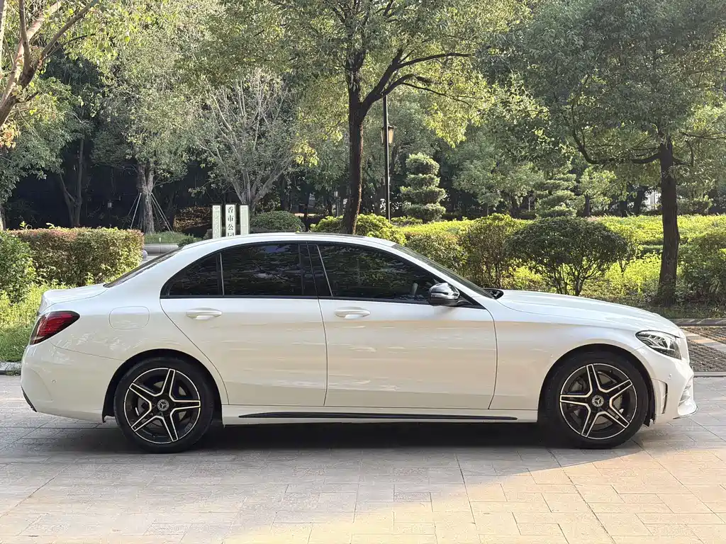 Mercedes-Benz C-Class 2021