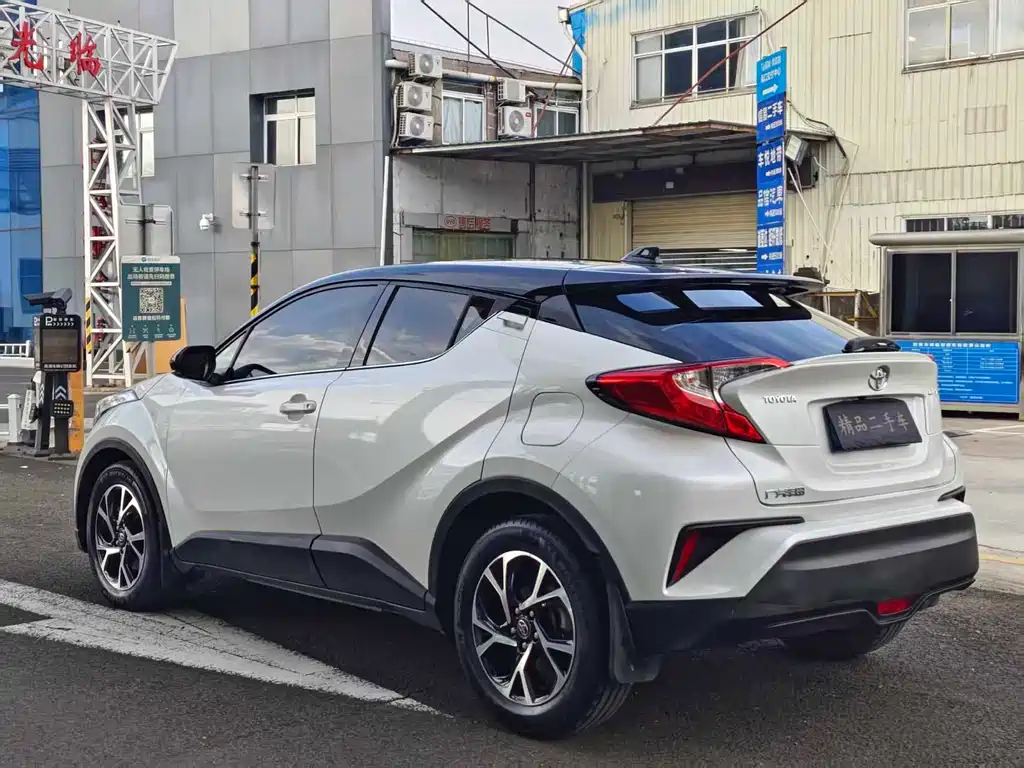 Toyota C-HR 2020 — фото 7