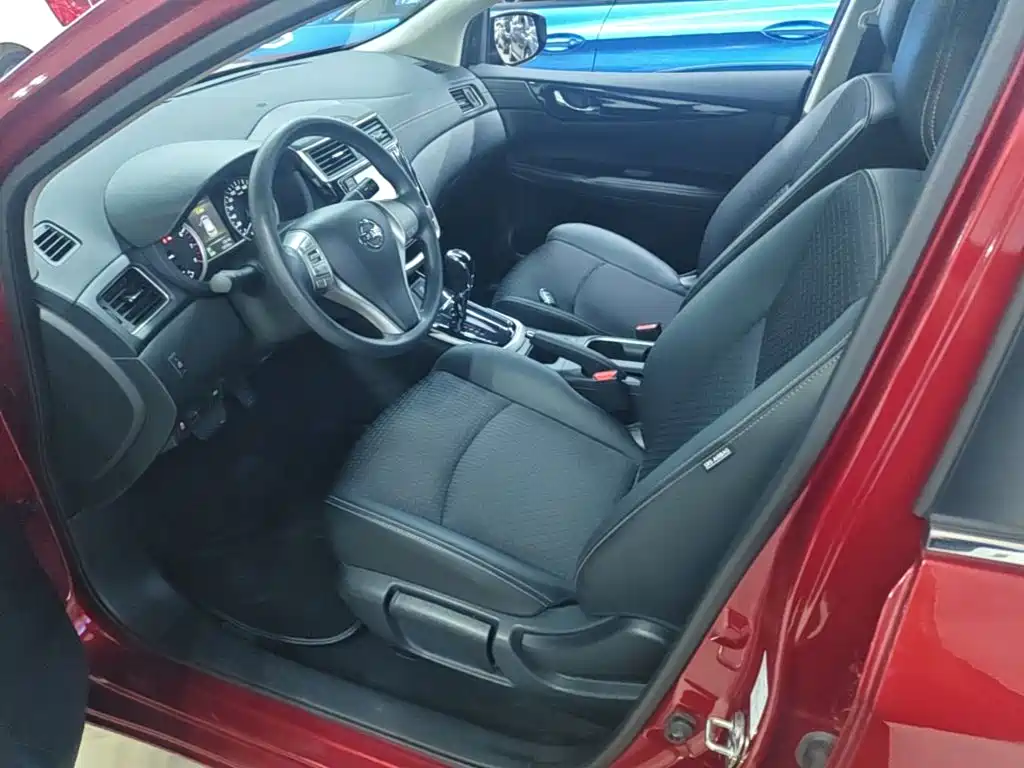 Nissan Tiida 2017 — фото 15