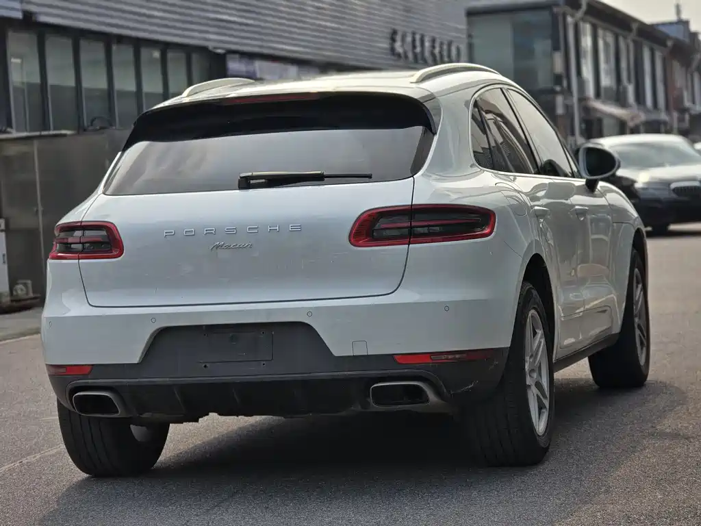 Porsche Macan 2018 — фото 14