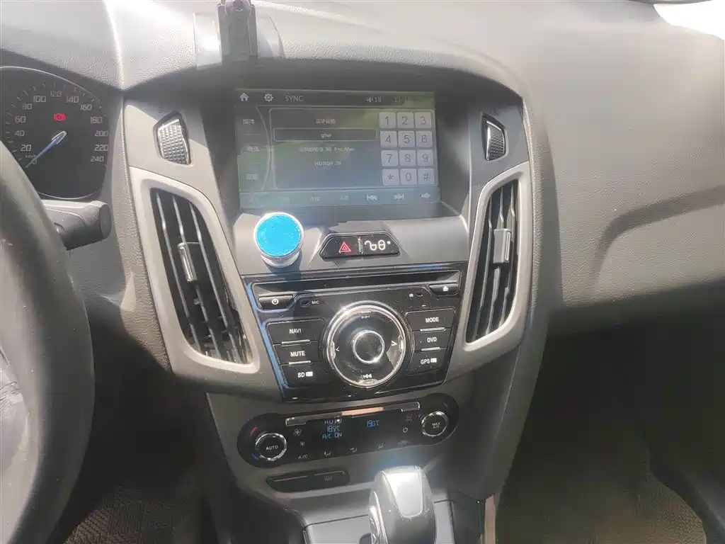 Ford Focus 2014 — фото 13