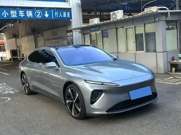 NIO ET7 2025