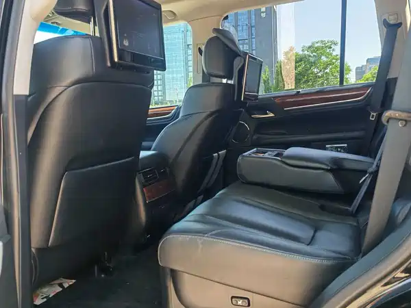 Lexus LX 2017