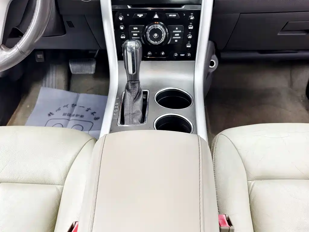 Ford Edge 2013 — фото 14