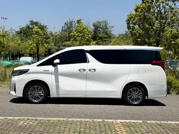 Toyota Alphard 2021