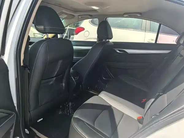 Geely Emgrand 2018