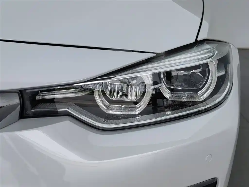 BMW 3 Series 2018 — фото 7