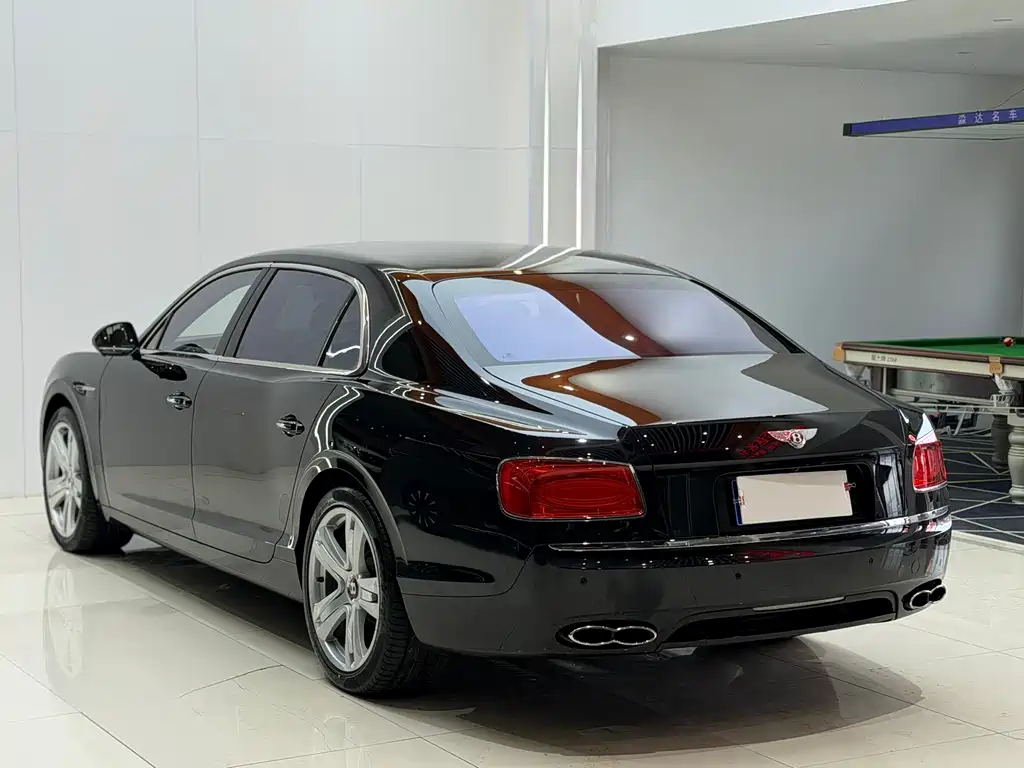 Bentley Flying Spur 2016 — фото 16
