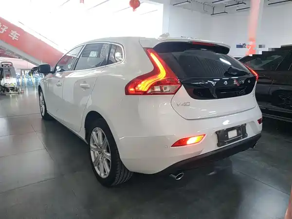 Volvo V40 2019