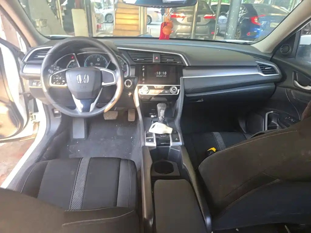Honda Civic 2016 — фото 10