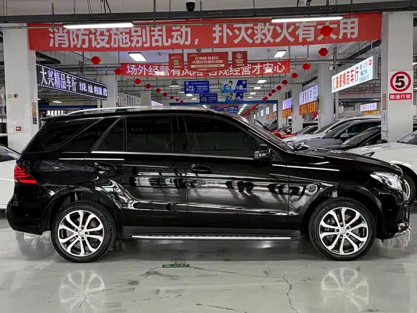 Mercedes-Benz GLE 2016