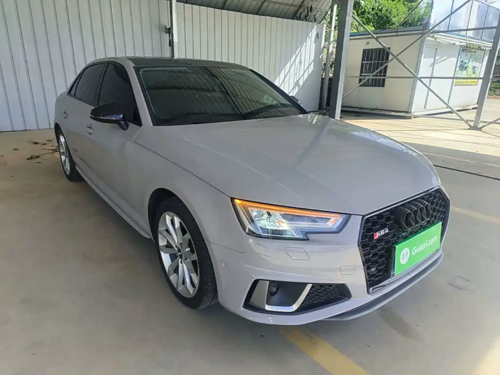 Audi A4L 2019