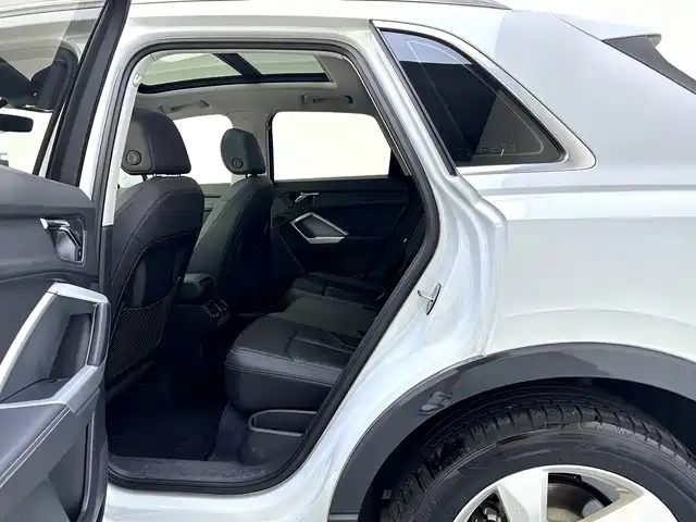 Audi Q3 2019 — фото 13