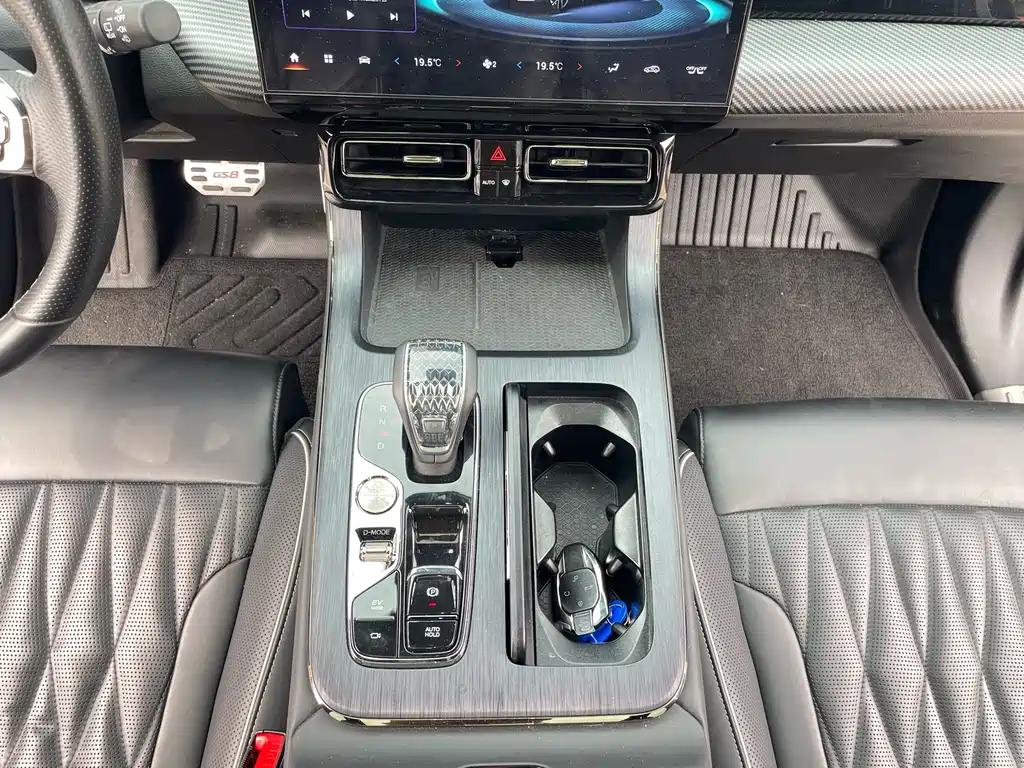 GAC Motor Trumpchi GS8 2022 — фото 27