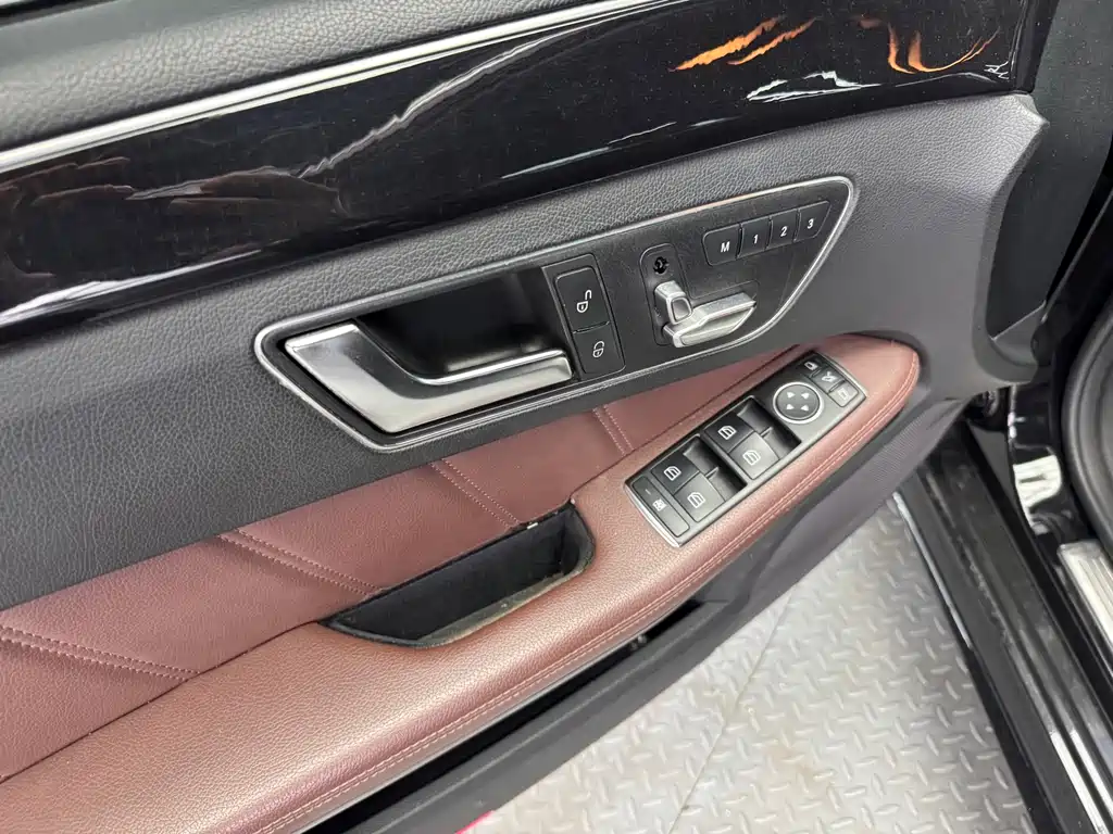 Mercedes-Benz E-Class 2015 — фото 9